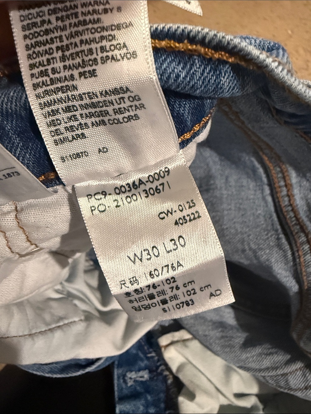 Levi's Light Wash Straight-Leg Women's Jeans - Picture 4 of 4